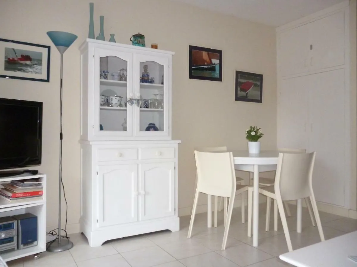 Residence Legenese - Studio COSY avec belle TERRASSE en REZ de JARDIN - 150m PLAGE Carnac